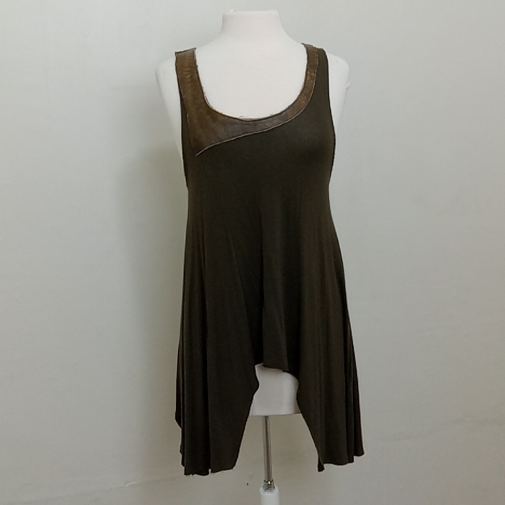 Alice + Olivia Size Medium Shark Bite Hem Olive Green Tank Top
